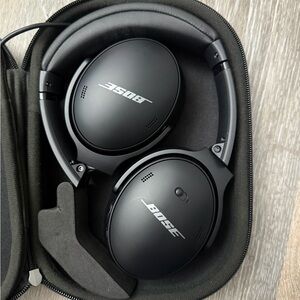 Bose Over-Ear Headphones - Black